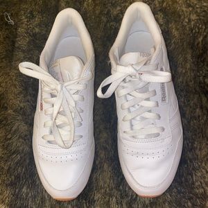 classic reebok tennis shoes